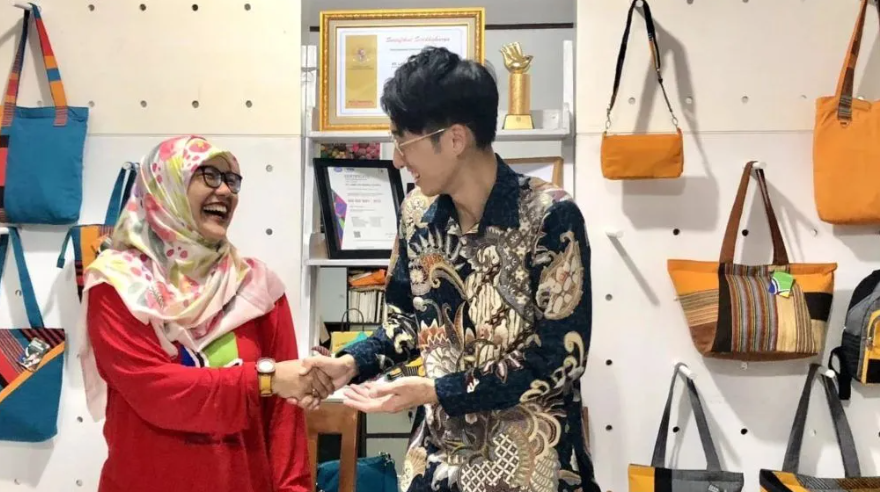 Creativeans_News_Lawe dan Creativeans Sepakat Promosikan Karya Perempuan Indonesia Tembus ke Pasar Internasional › Creativeans Creativeans_News_Lawe dan Creativeans Sepakat Promosikan Karya Perempuan Indonesia Tembus ke Pasar Internasional