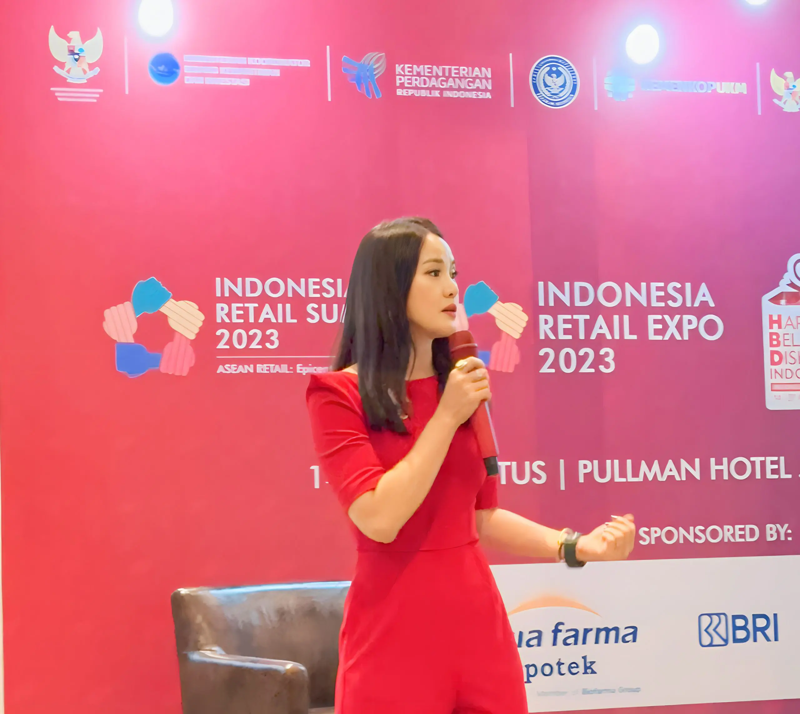 Yulia Saksen Branding Consultant Indonesia Retail Summit › Creativeans Pakar Branding Berbagi Rahasia Kepada Peretail dan Pebisnis di IRS 2023